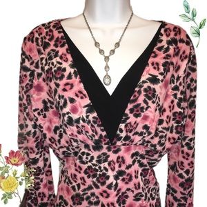 Pink floral no-wrinkle top EUC